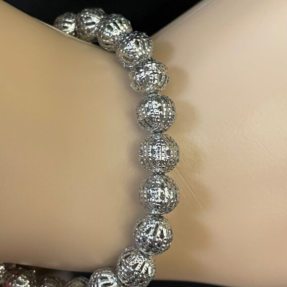 Silver Toned Beaded Stretch Bracelet One Size with Intricate Detailing - Picture 4 of 8